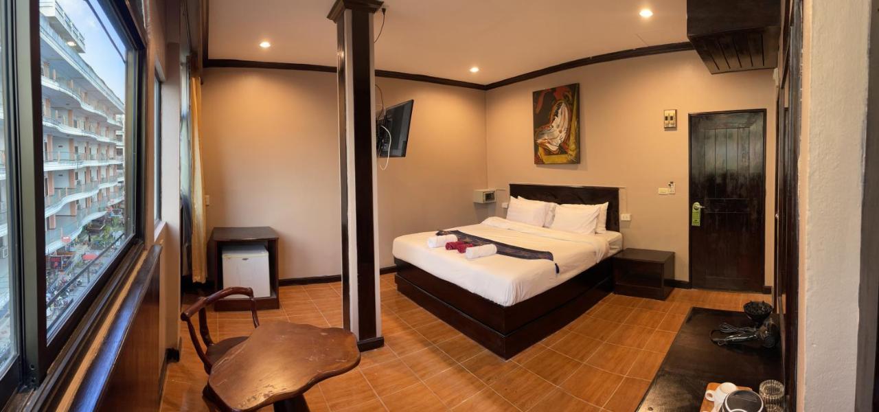 Centre Point Patong Hotel Eksteriør billede
