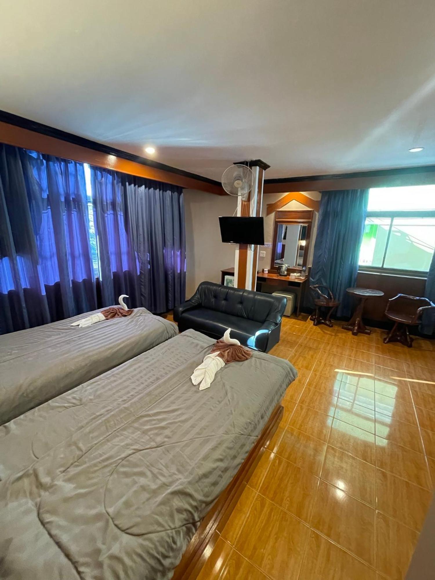 Centre Point Patong Hotel Eksteriør billede