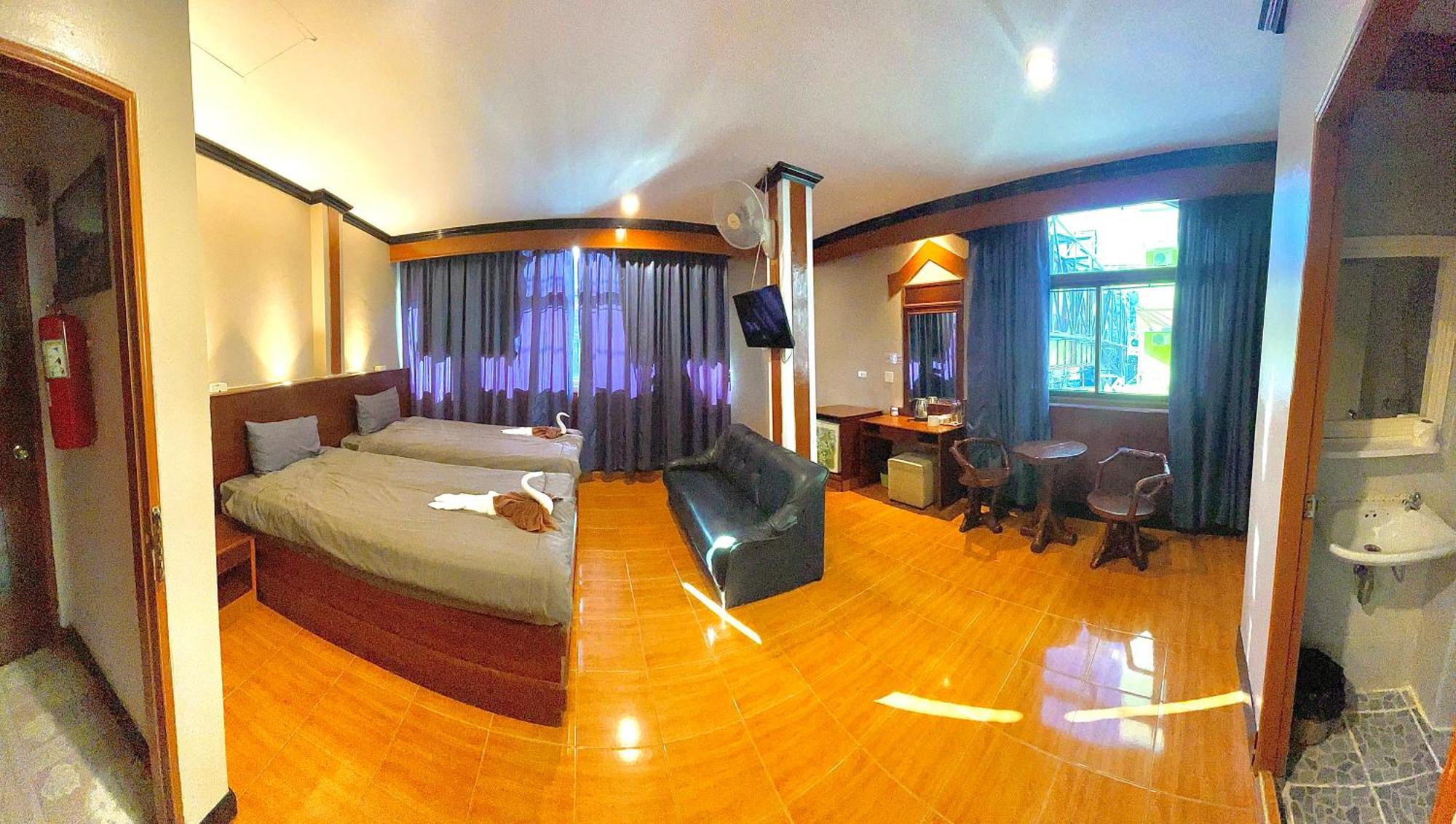 Centre Point Patong Hotel Eksteriør billede