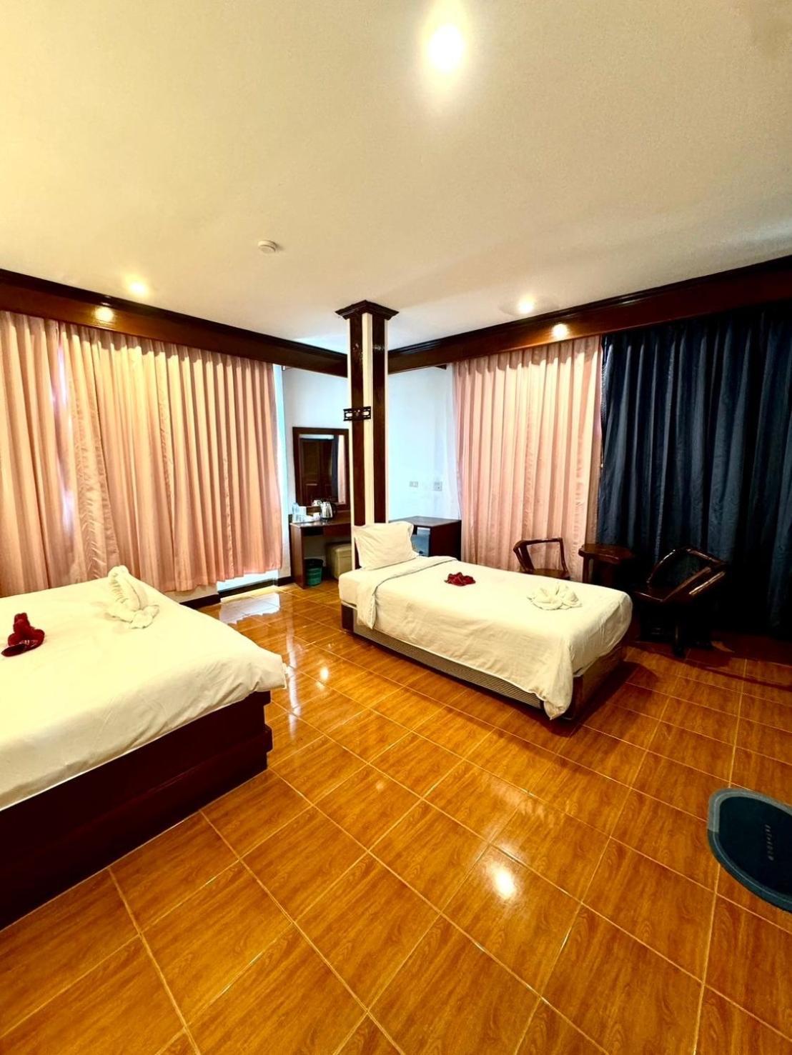 Centre Point Patong Hotel Eksteriør billede