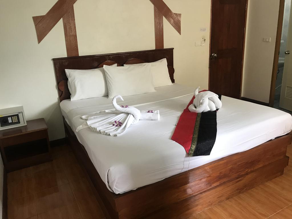 Centre Point Patong Hotel Eksteriør billede