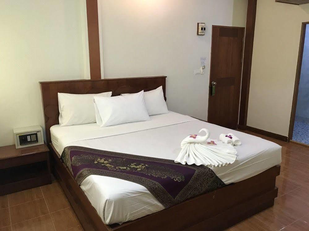 Centre Point Patong Hotel Eksteriør billede