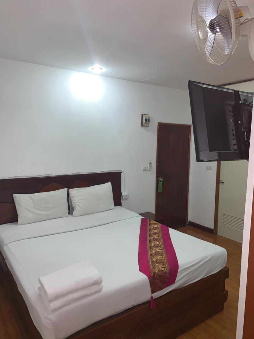 Centre Point Patong Hotel Eksteriør billede